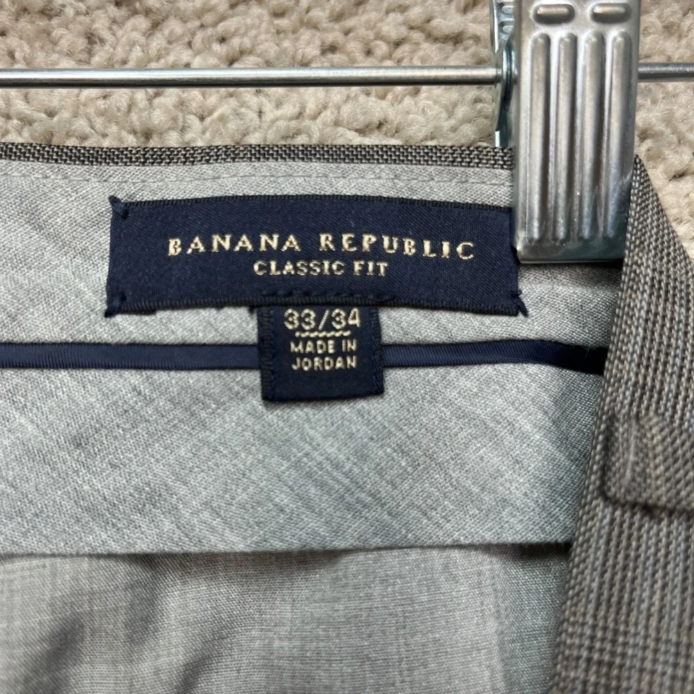 Banana Republic small hole